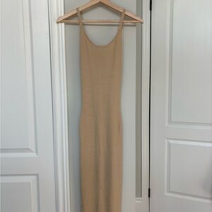 Aritzia Wilfred Anthem Dress